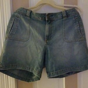 Old navy denim shorts size 16